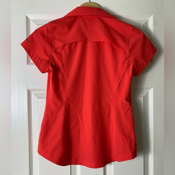 Columbia | Women’s Short Sleeve Button Down Omni-Shade Sun Protection - XS - Picture 3 of 4